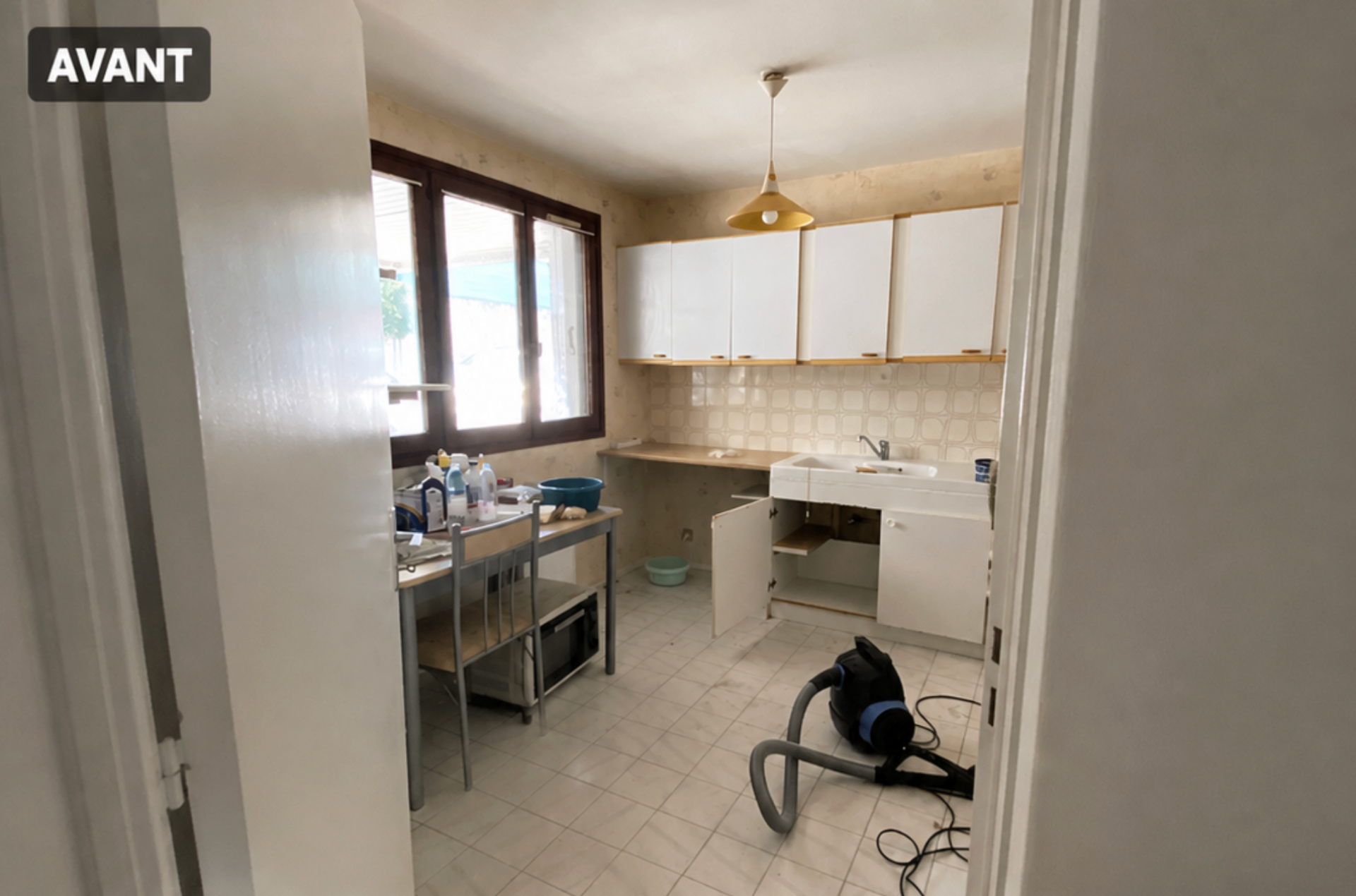 Avant — cuisine d'origine avant rénovation